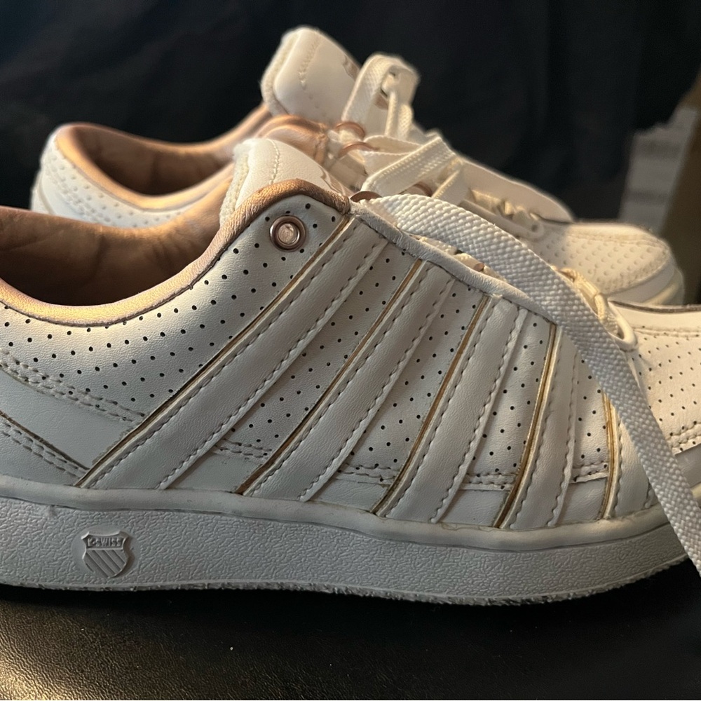 K-Swiss White with rose gold color trim Sneakers Classic Low-Top Design